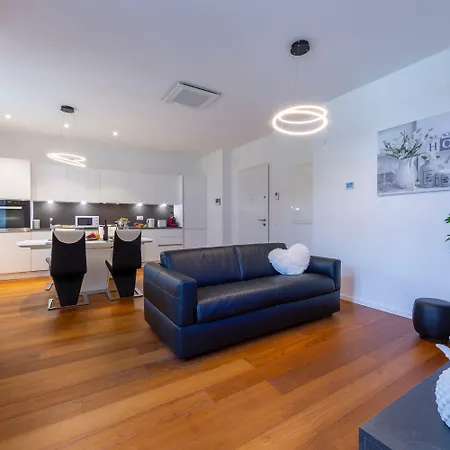 Of - With Balcony & Parking - Happy *