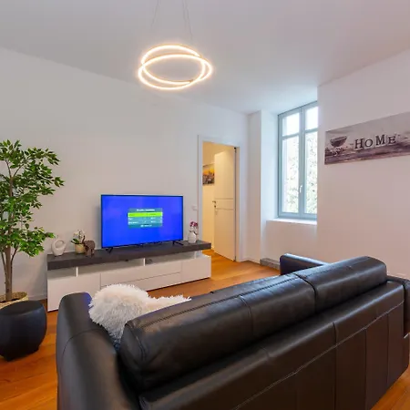 Апартаменты Of - With Balcony & Parking - Happy