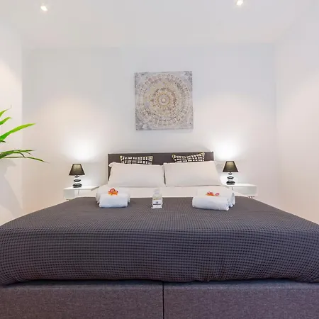 Of - With Balcony & Parking - Happy Апартаменты *