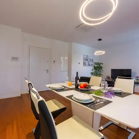 Of - With Balcony & Parking - Happy Appartement