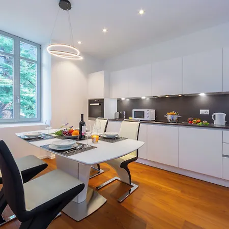 Appartement Of - With Balcony & Parking - Happy *