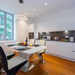 Apartment Of - Happy *